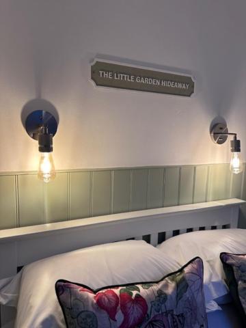 Bed and Breakfast The Little Garden Hideaway With Stunning Sea Views And Garden Holyhead Exterior foto
